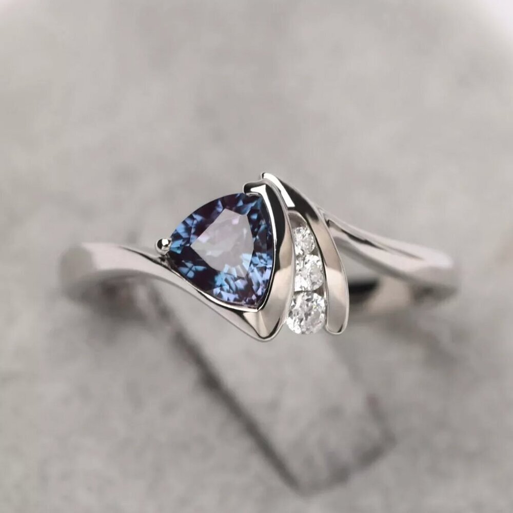 NEW 14k White Gold Blue Sapphire Diamond Ring Trillion Cut